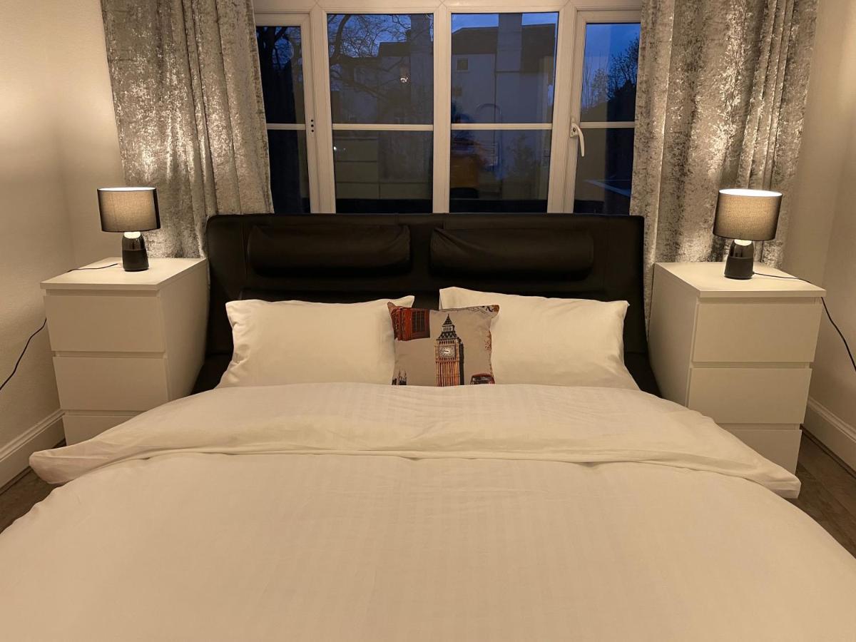 Bright And Spacious 2 Bedroom Apartment Sutton  Bagian luar foto
